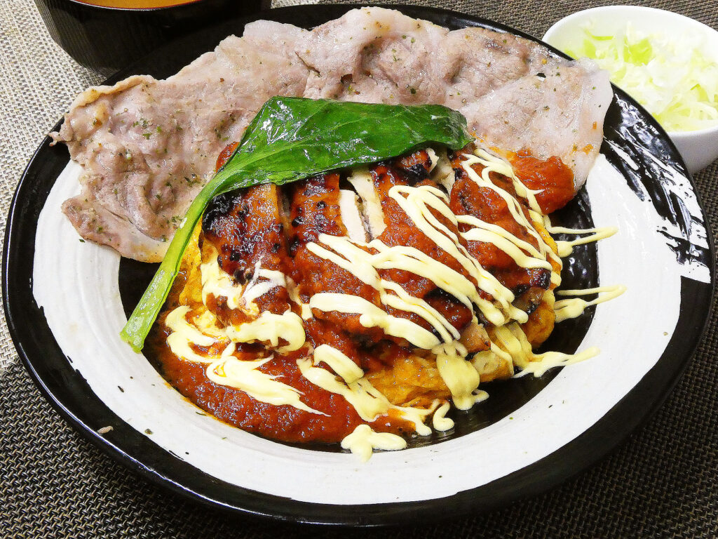 那須ランチ鶏豚卵丼
